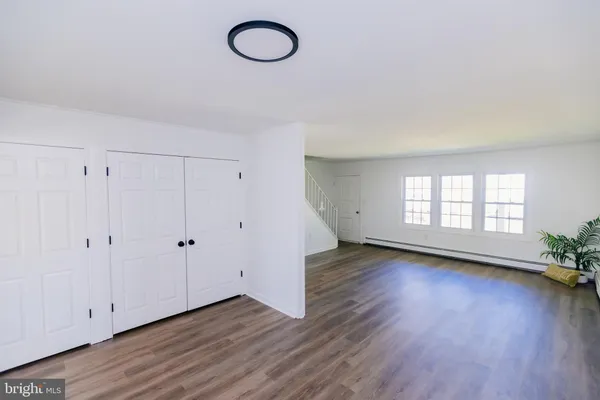 $494,900 | 21 Velvet Lane, Levittown, PA 19054