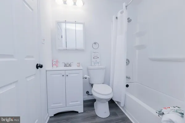 $494,900 | 21 Velvet Lane, Levittown, PA 19054
