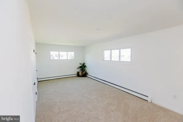 $494,900 | 21 Velvet Lane, Levittown, PA 19054