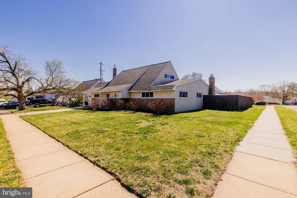 $494,900 | 21 Velvet Lane, Levittown, PA 19054