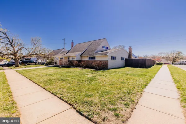 $494,900 | 21 Velvet Lane, Levittown, PA 19054