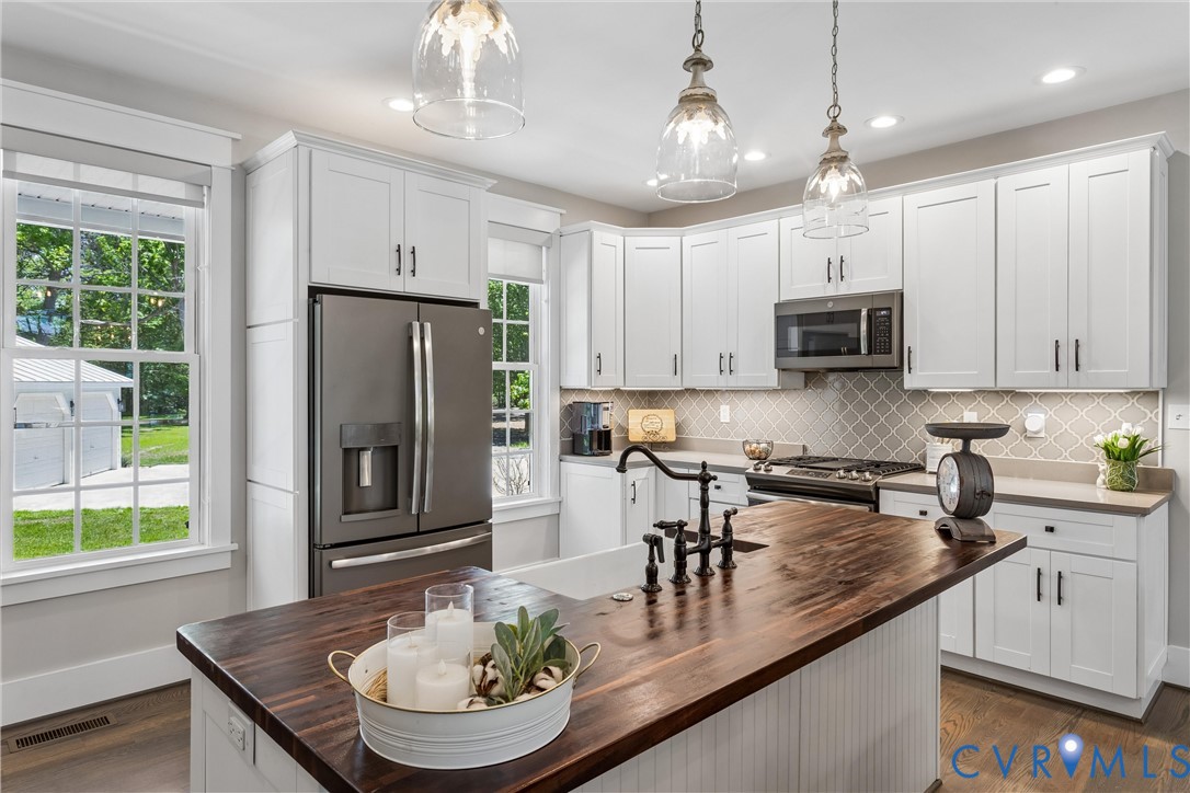 1135 Bennett Farm Road Locust Hill, VA 23092 - Photo 11 of 75