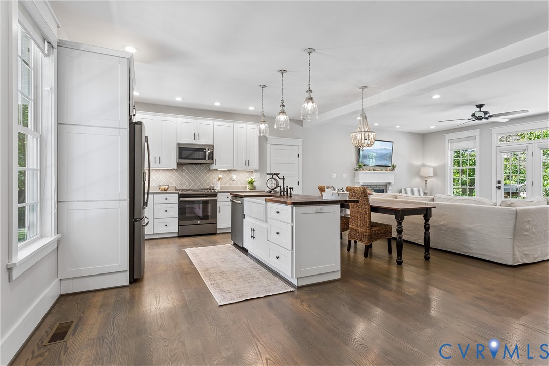 1135 Bennett Farm Road Locust Hill, VA 23092 - Photo 4 of 75