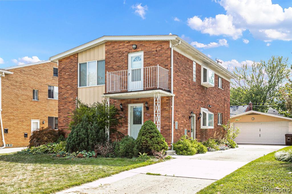 1985 Vernier Road Grosse Pointe Woods, MI 48236 - Photo 1 of 20