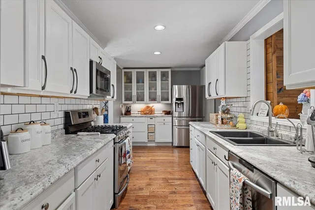 $219,900 | 114 Velda Street, Farmersville, IL 62533