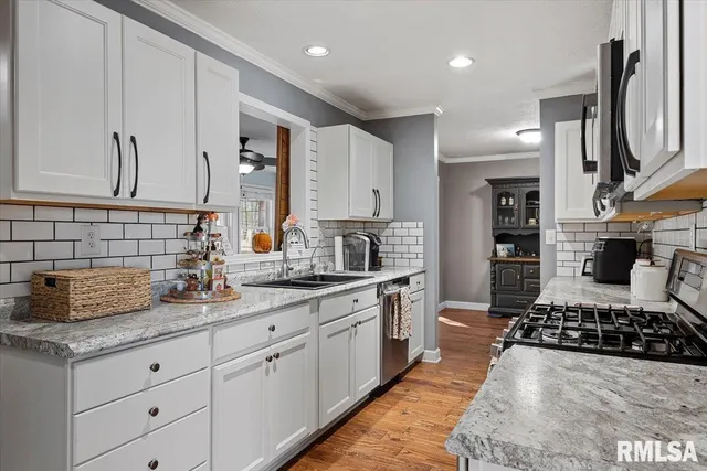 $219,900 | 114 Velda Street, Farmersville, IL 62533