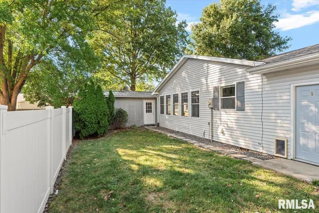 $219,900 | 114 Velda Street, Farmersville, IL 62533