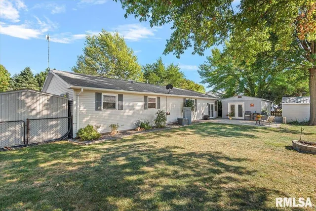 $219,900 | 114 Velda Street, Farmersville, IL 62533