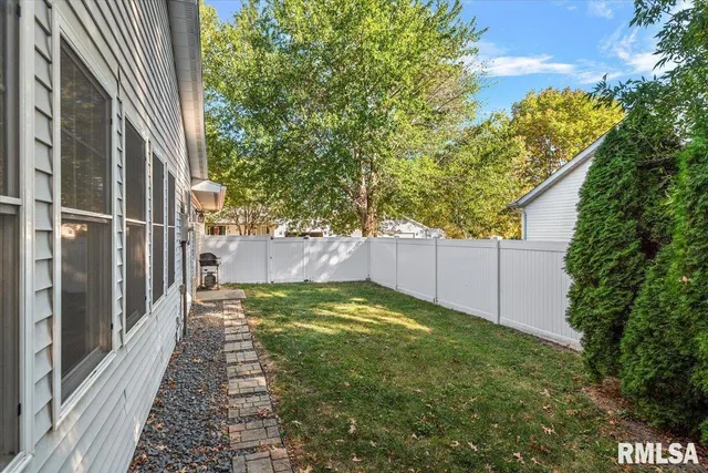 $219,900 | 114 Velda Street, Farmersville, IL 62533