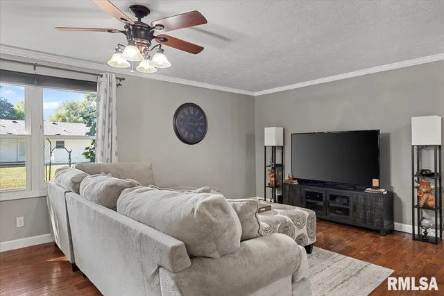 $219,900 | 114 Velda Street, Farmersville, IL 62533