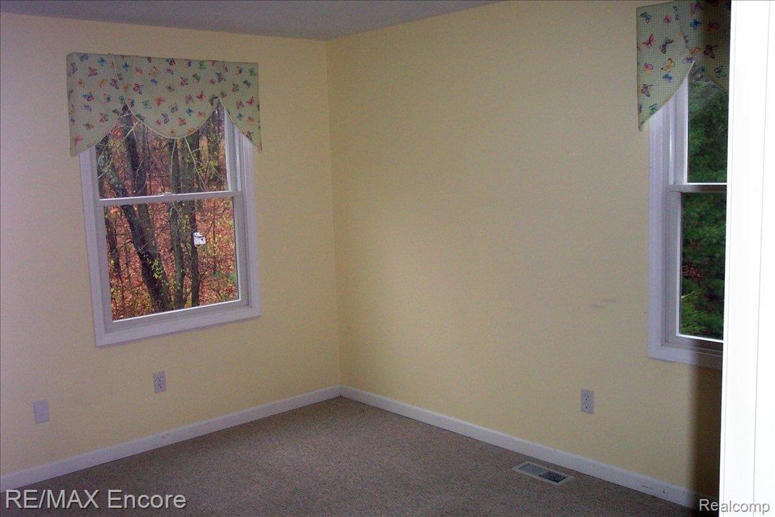 12251 Shaffer Road Davisburg, MI 48350 - Photo 20 of 25 dcp_4302.jpg