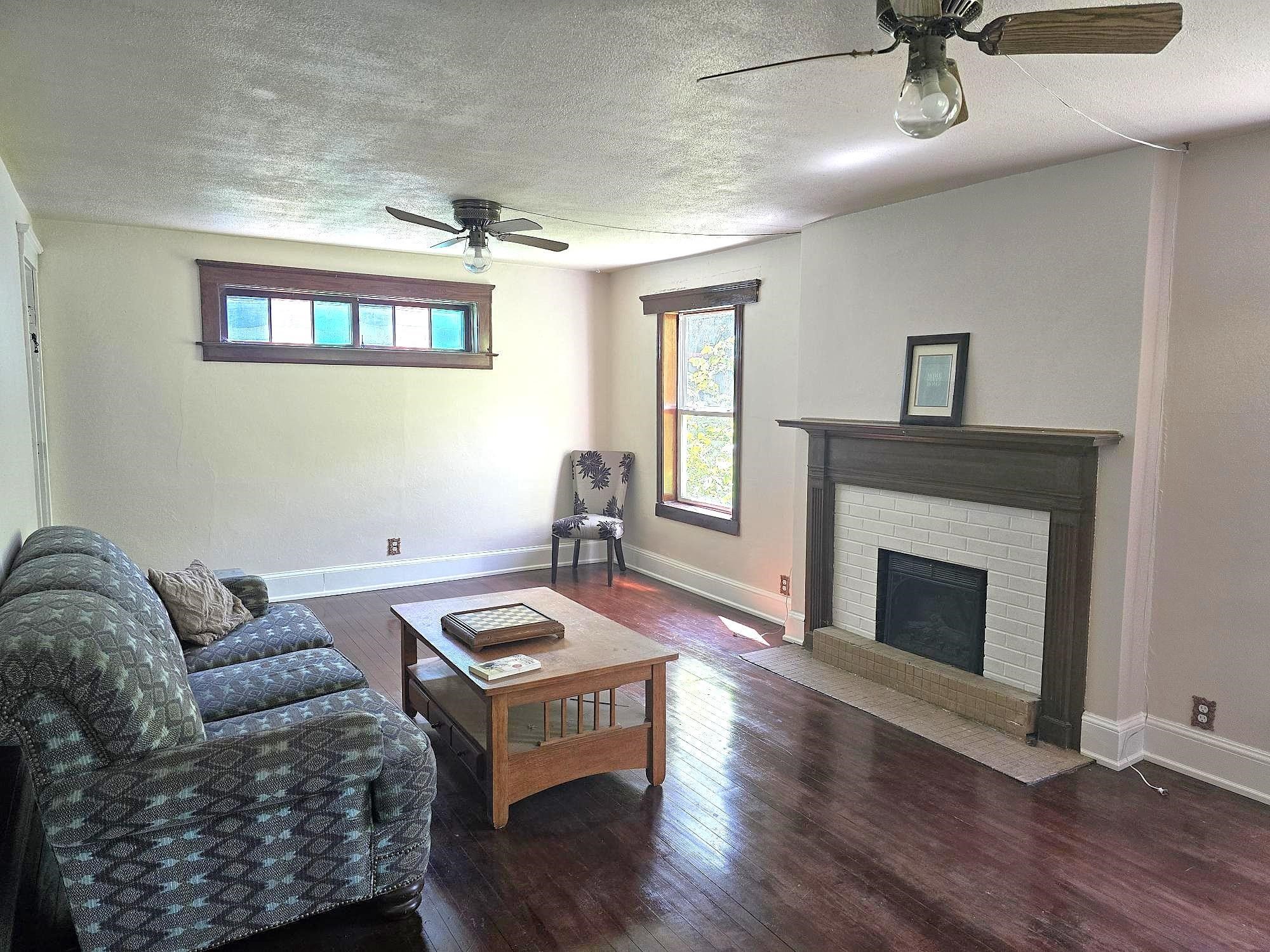 2467 South Riverside Drive Beloit, WI 53511 - Photo 8 of 46