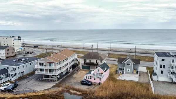 $399,900 | 611 Ocean Boulevard, Unit 3, Hampton, NH 03842