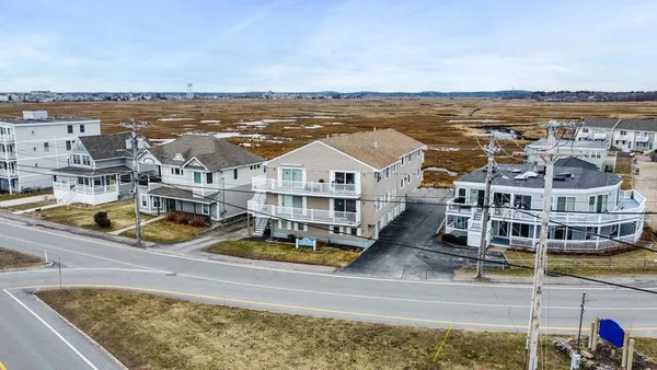 $399,900 | 611 Ocean Boulevard, Unit 3, Hampton, NH 03842