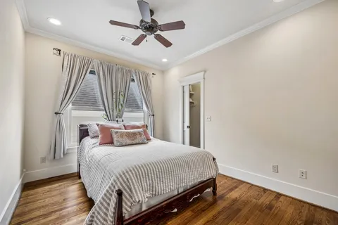 $779,800 | 227 West 24th Street, Houston, TX 77008