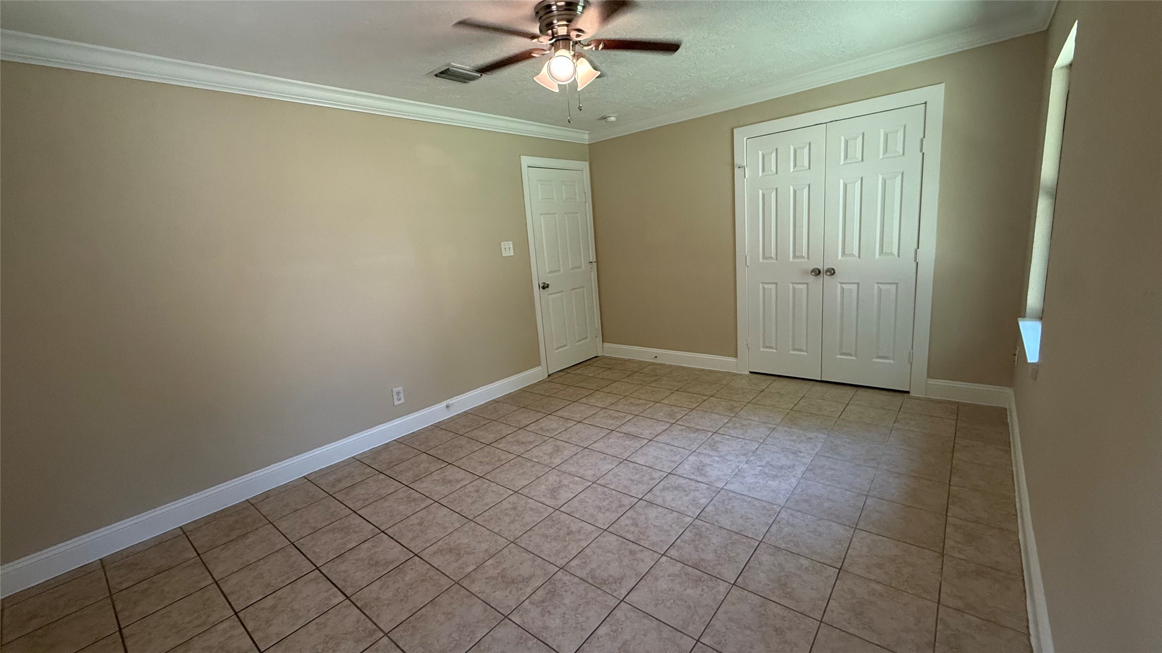 10425 Chambers Street Houston, TX 77034 - Photo 7 of 21 Master bedroom