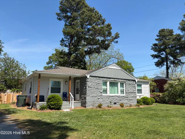 $2,000 | 2803 Jefferson Drive, Greenville, NC 27858
