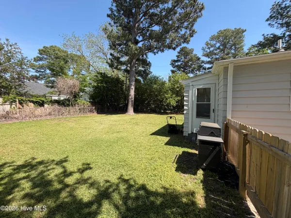 $2,000 | 2803 Jefferson Drive, Greenville, NC 27858