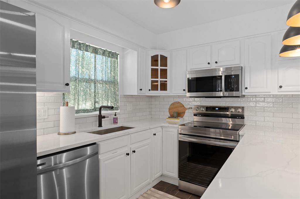 7337 Price Street Spring Hill, FL 34606 - Photo 16 of 46