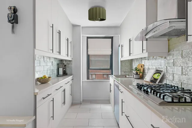 $725,000 | 415 Grand Street, Unit E905 | Lower East Side