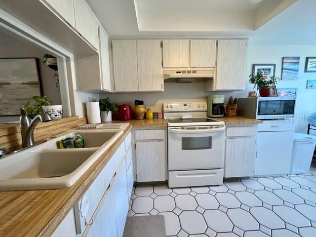 9616 Midiron Court New Port Richey, FL 34655 - Photo 4 of 32