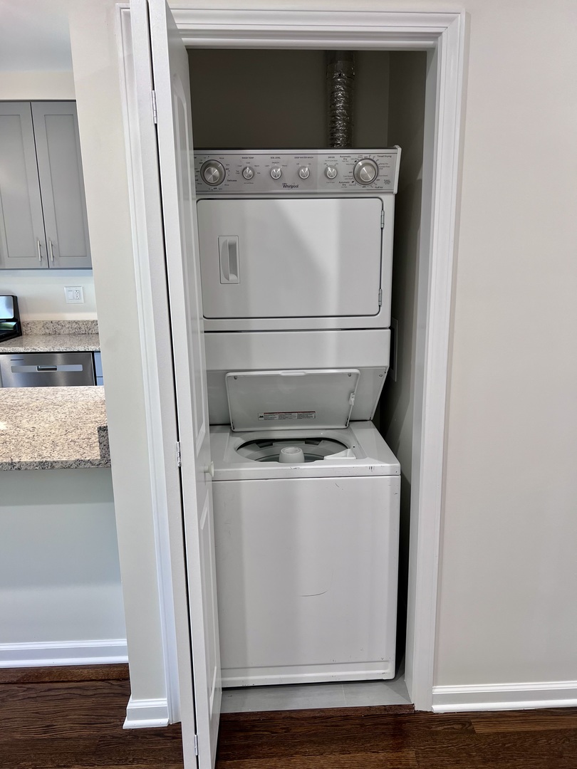 3051 North Racine Avenue, Unit 3F Chicago, IL 60657 - Photo 20 of 21 a utility room with dryer and washer