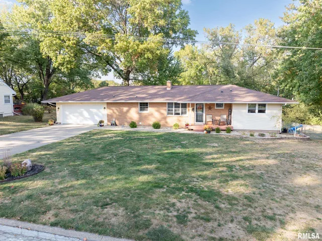 $250,000 | 1224 West Calhoun Street, Macomb, IL 61455