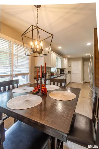 $250,000 | 1224 West Calhoun Street, Macomb, IL 61455