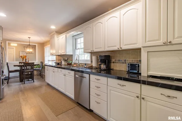 $250,000 | 1224 West Calhoun Street, Macomb, IL 61455