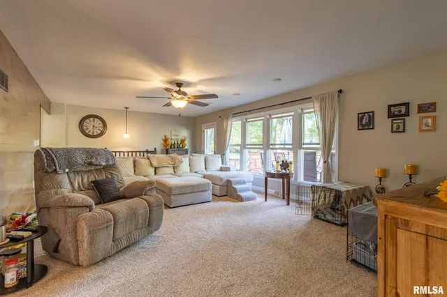 $250,000 | 1224 West Calhoun Street, Macomb, IL 61455