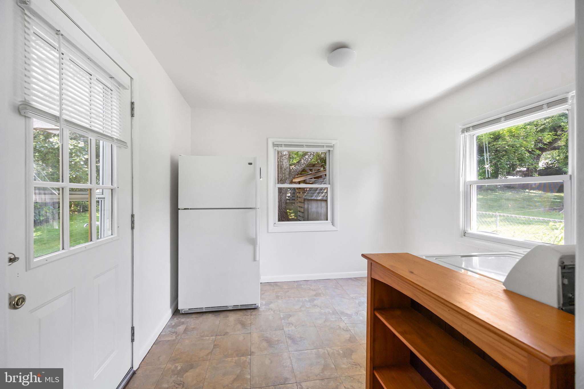 733 Cliffedge Road Baltimore, MD 21208 - Photo 18 of 46