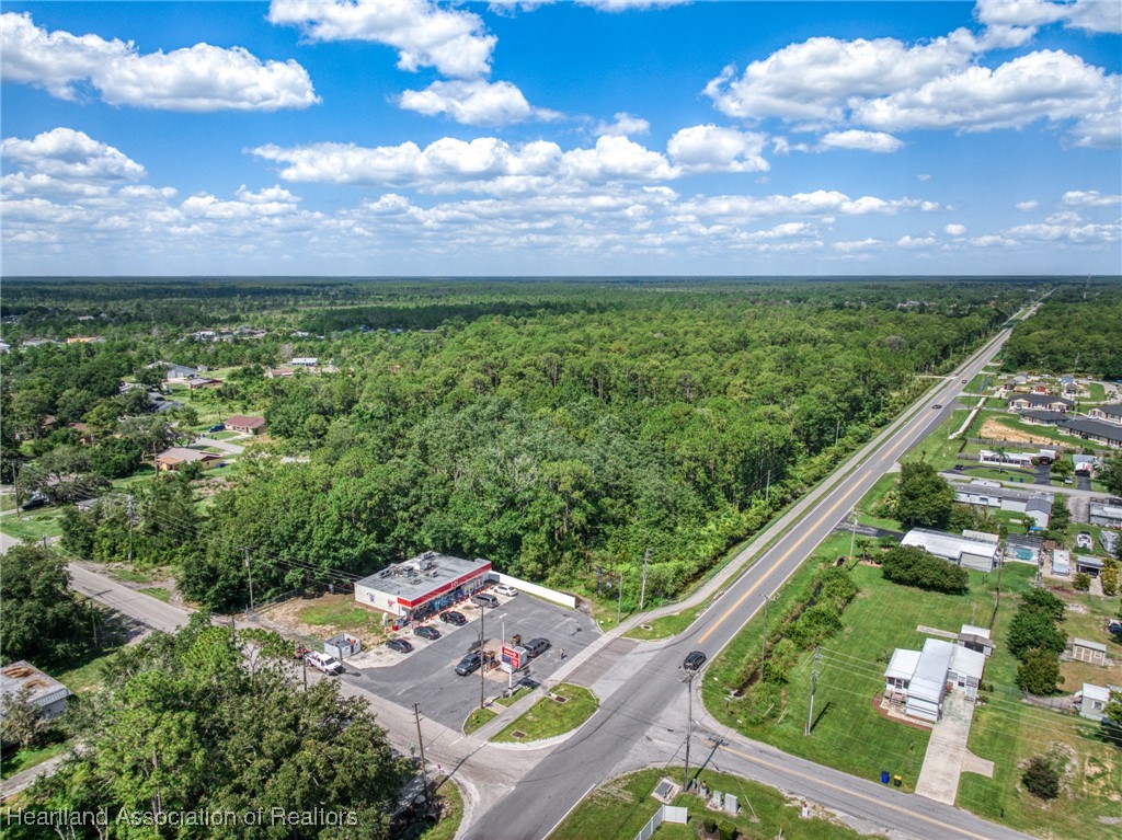 2483 Hammock Road Sebring, FL 33875 - Photo 5 of 19 Gallery Image 5