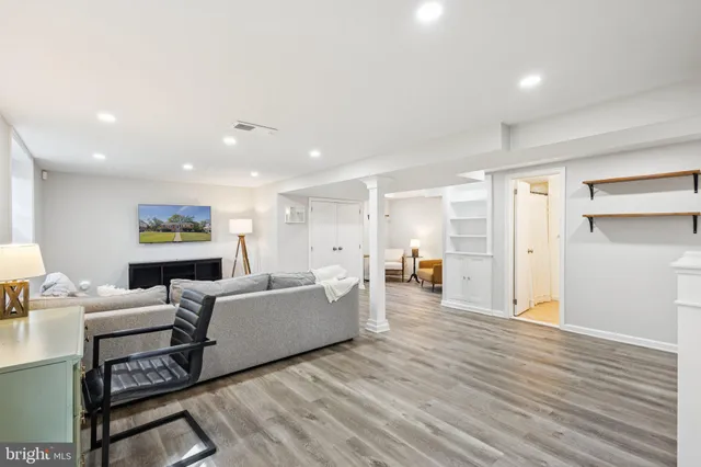 $685,000 | 6112 Paulonia Road, Alexandria, VA 22310