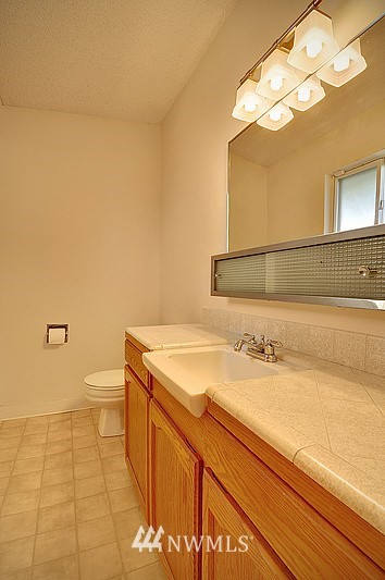 2919 Northeast 8th Place Renton, WA 98056 - Photo 8 of 14 Gallery Image 8