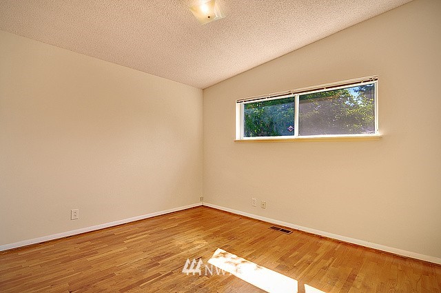 2919 Northeast 8th Place Renton, WA 98056 - Photo 9 of 14 Gallery Image 9