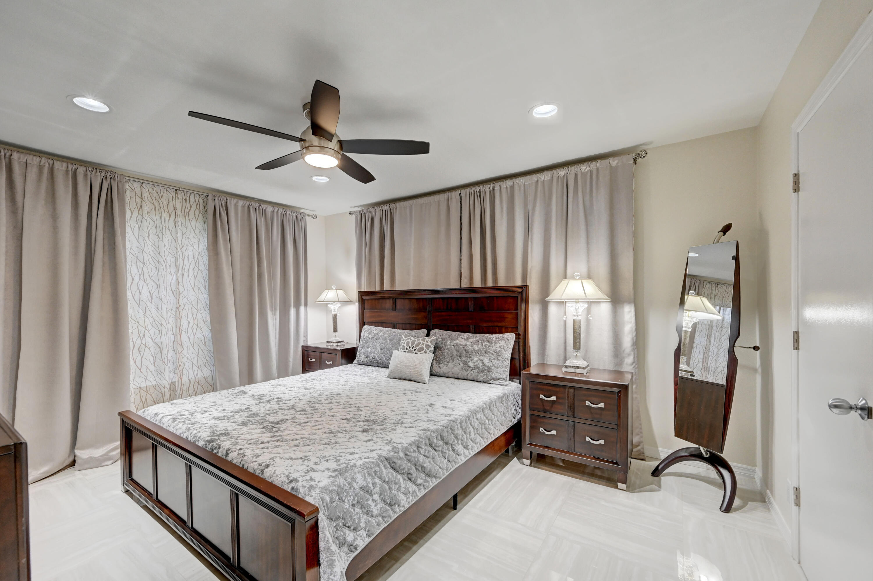 508 Southwest 1st Street Boca Raton, FL 33432 - Photo 24 of 35 2ND BEDROOM ENSUITE