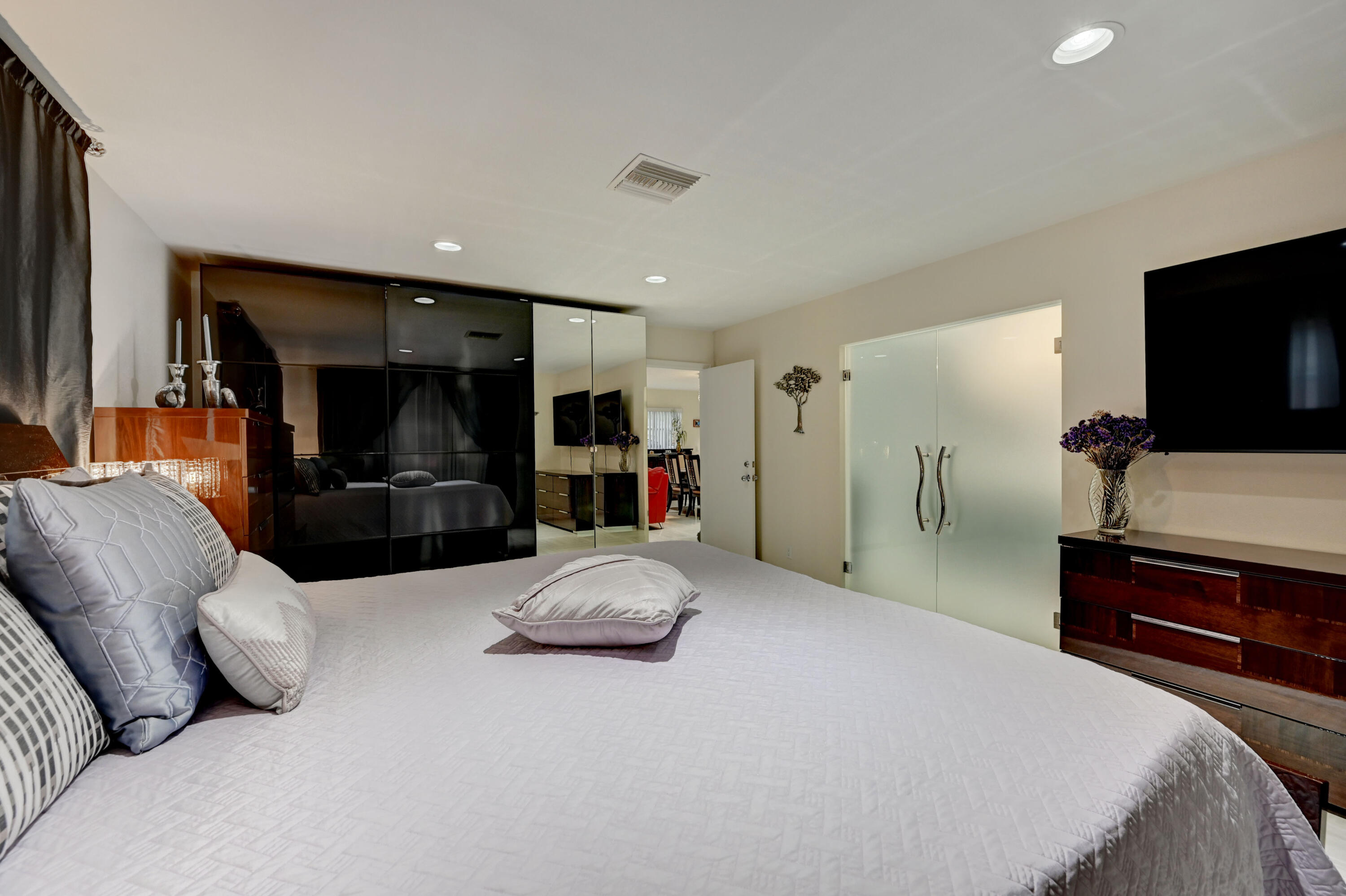 508 Southwest 1st Street Boca Raton, FL 33432 - Photo 10 of 35 MAIN BEDROOM