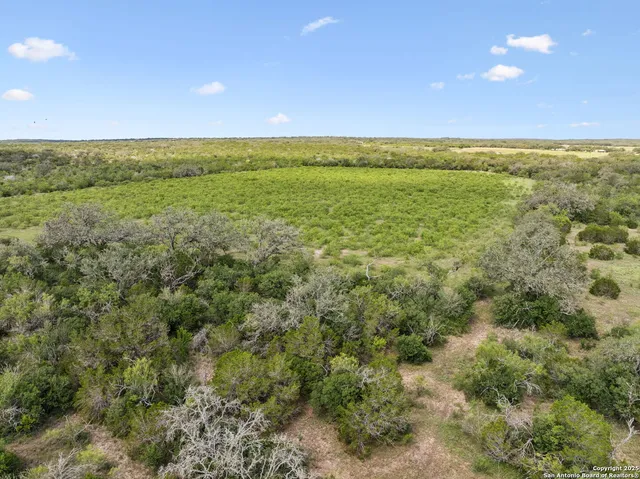 $589,645 | 547 County Road 3401, Hondo, TX 78861