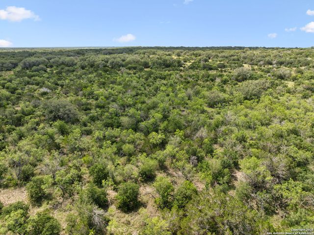 $589,645 | 547 County Road 3401, Hondo, TX 78861