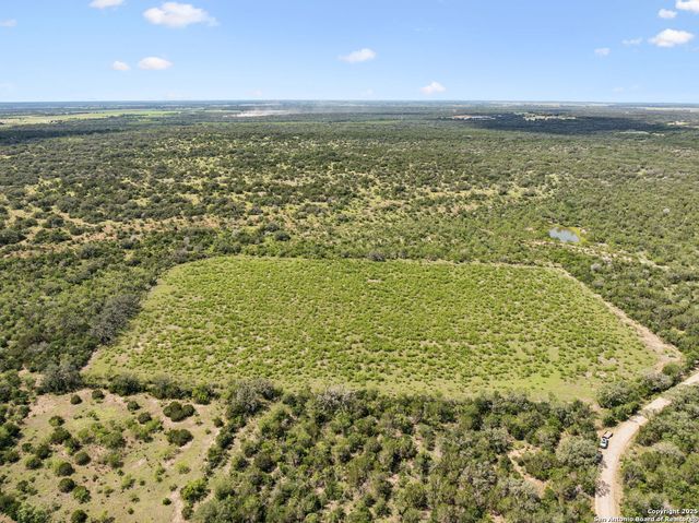 $589,645 | 547 County Road 3401, Hondo, TX 78861