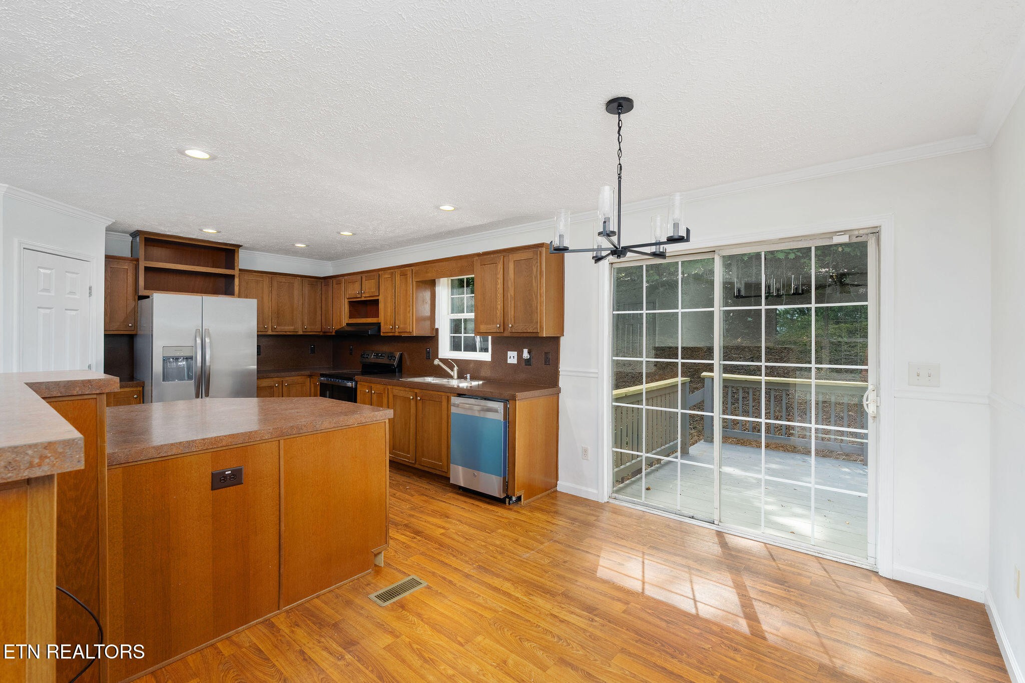1249 Ridgecrest Avenue Kingsport, TN 37665 - Photo 8 of 50 Gallery Image 8