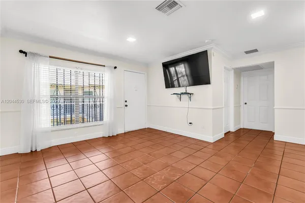 $2,400 | 15350 Southwest 72nd Street, Unit 2424, Miami, FL 33193