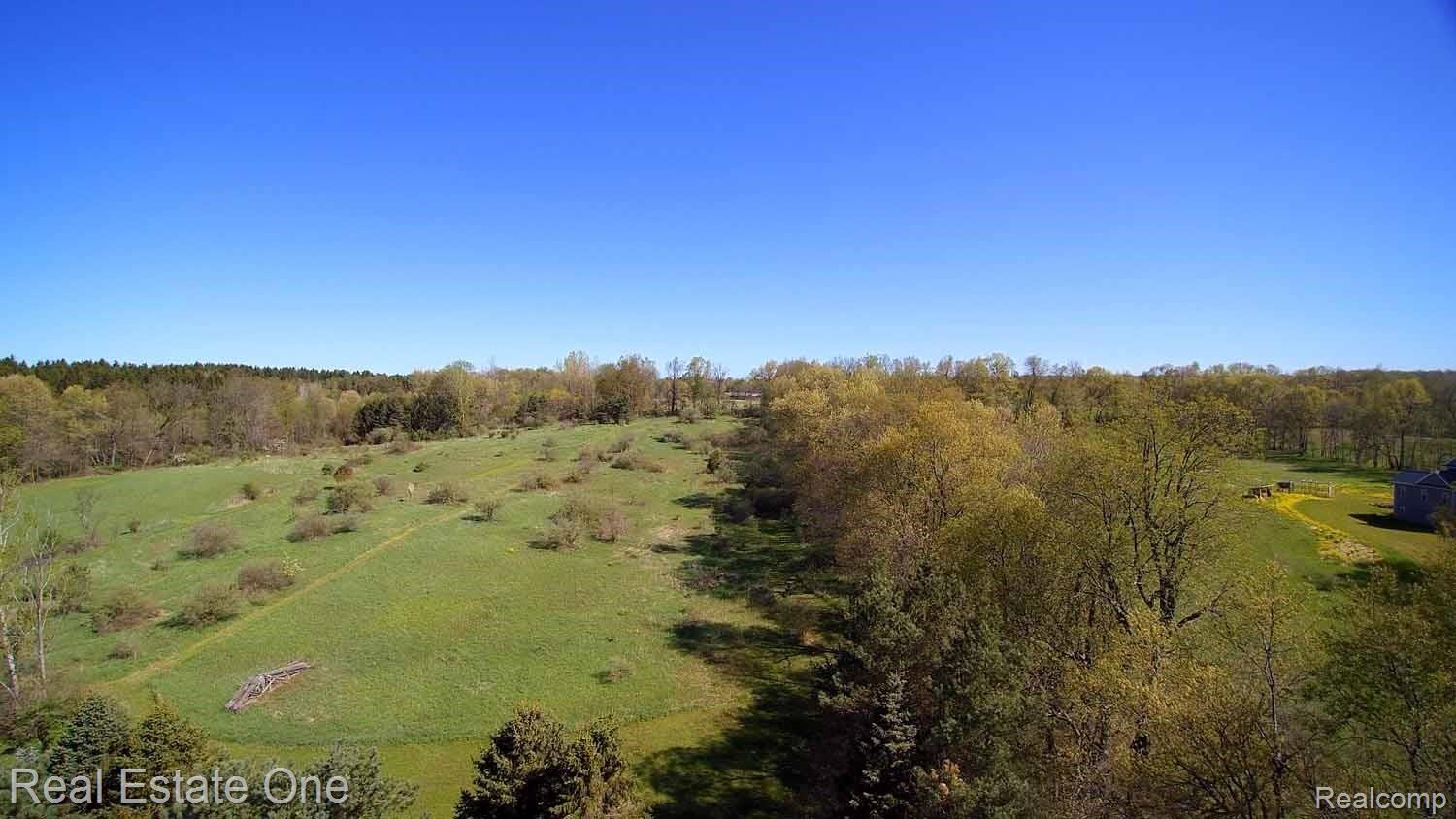 8330 Rattalee Lake Road Clarkston, MI 48348 - Photo 5 of 73 3.jpg