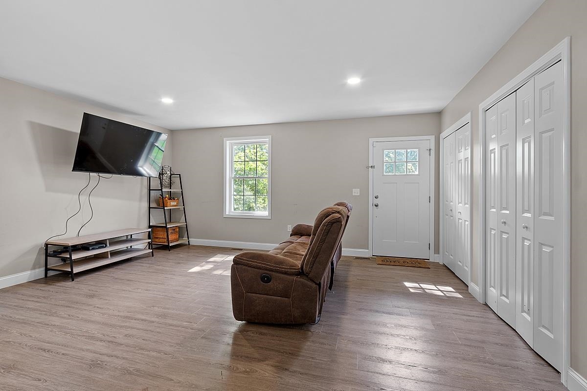 98 Huse Road Manchester, NH 03103 - Photo 6 of 26