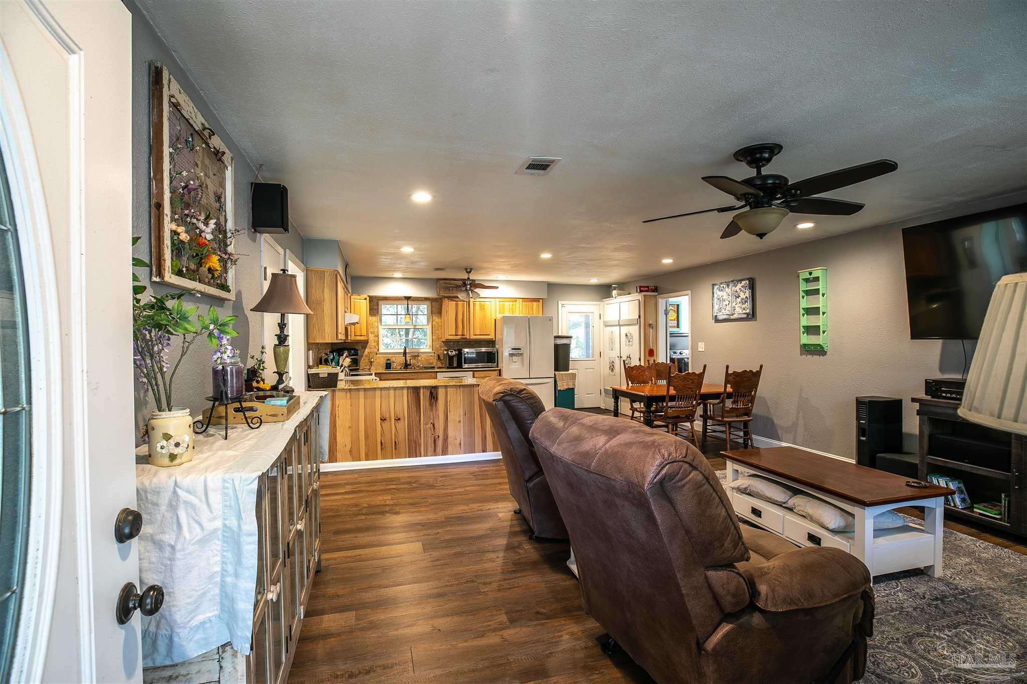 705 Bocage Road Pensacola, FL 32534 - Photo 12 of 36 Gallery Image 12