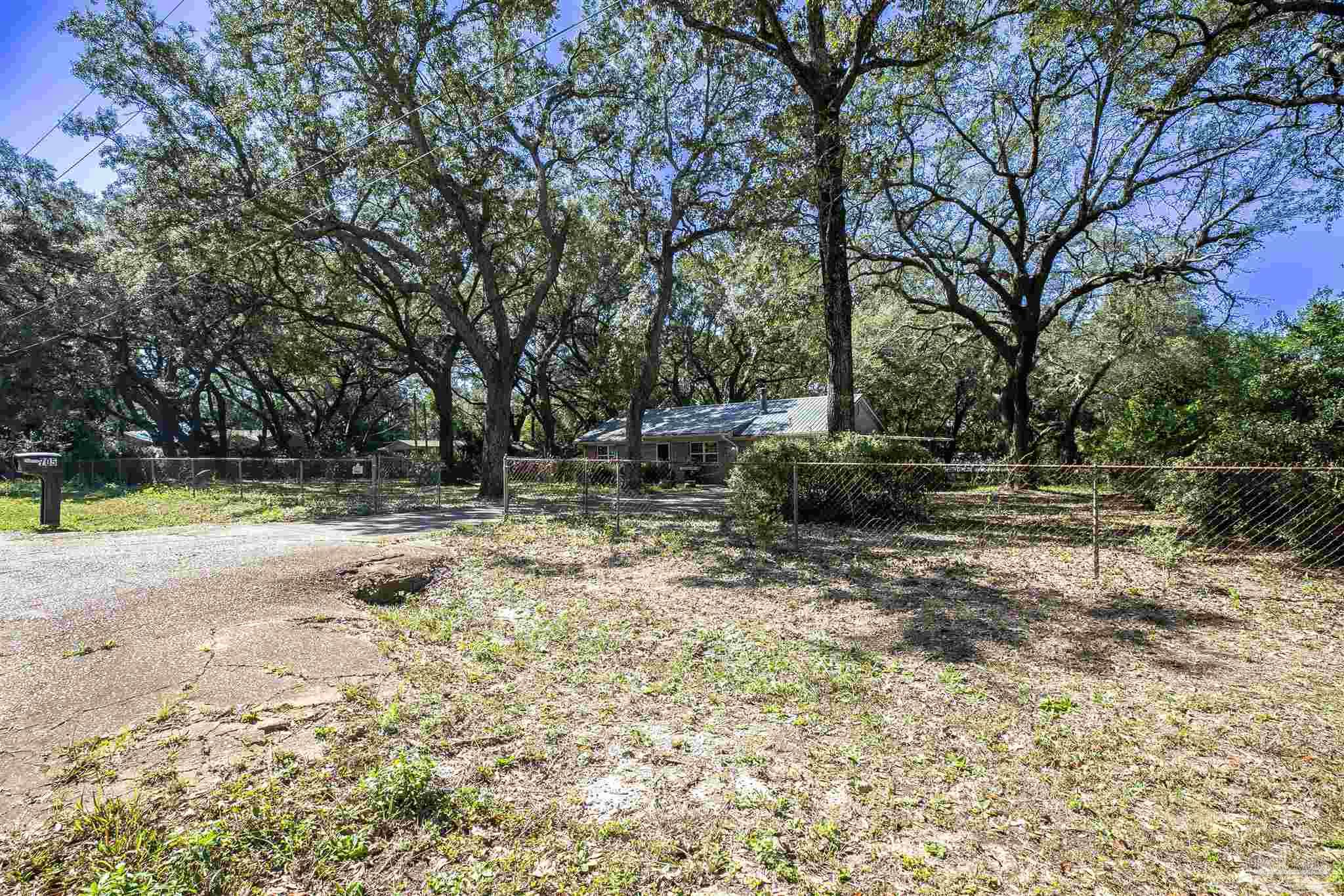 705 Bocage Road Pensacola, FL 32534 - Photo 3 of 36 Gallery Image 3