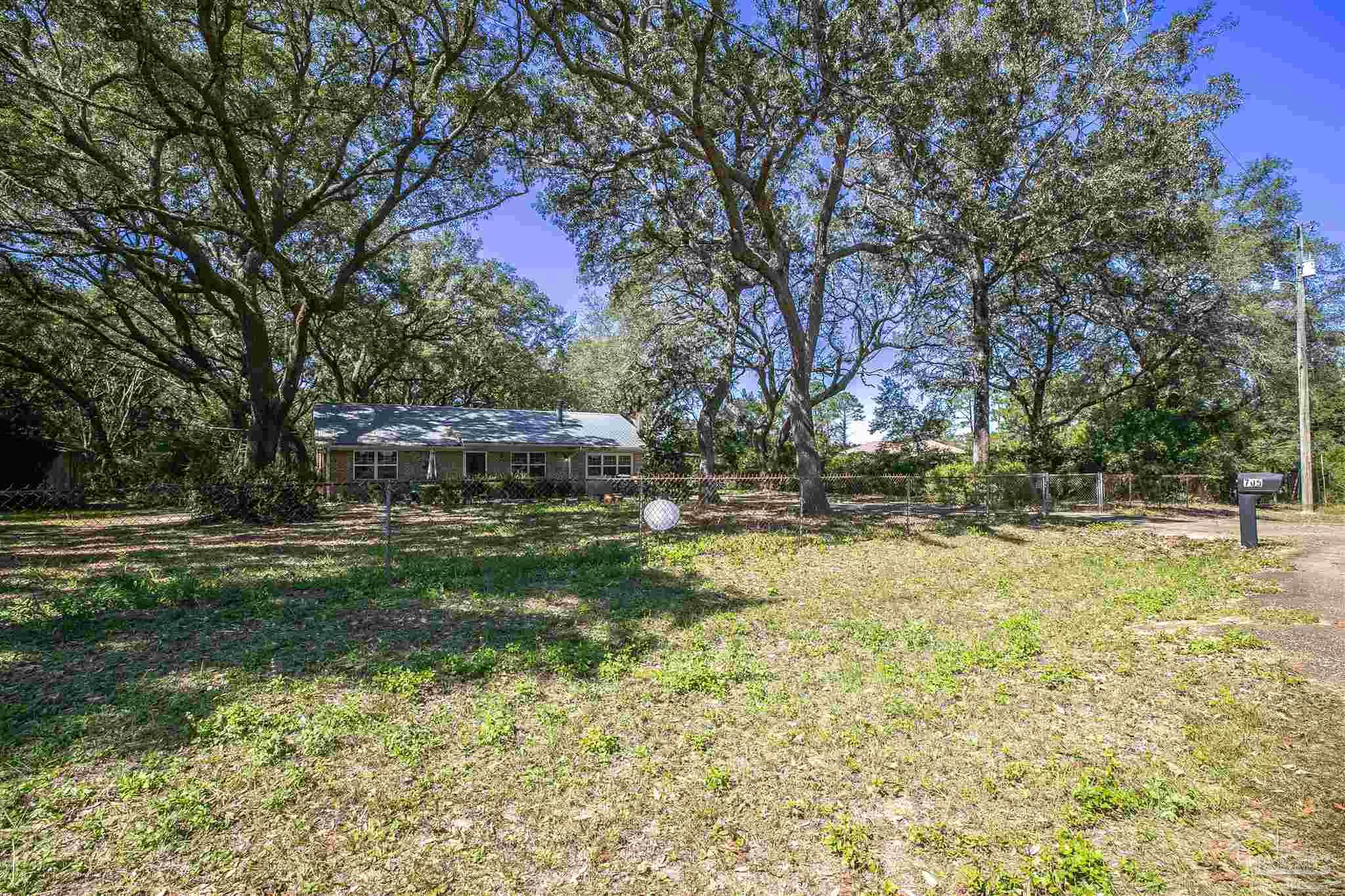 705 Bocage Road Pensacola, FL 32534 - Photo 6 of 36 Gallery Image 6