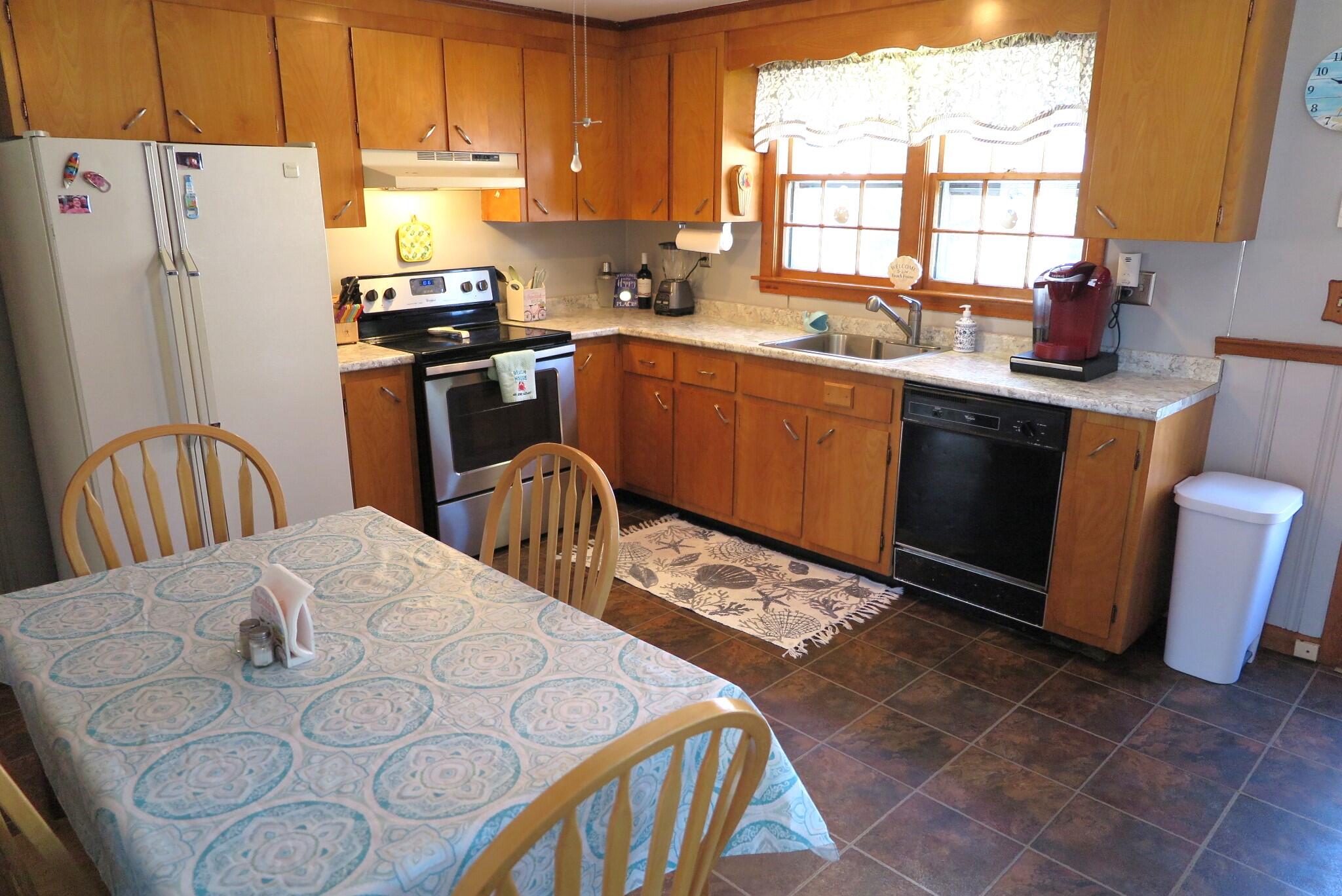 109 Lawrence Road Dennis Port, MA 02639 - Photo 6 of 30 IMG_3861