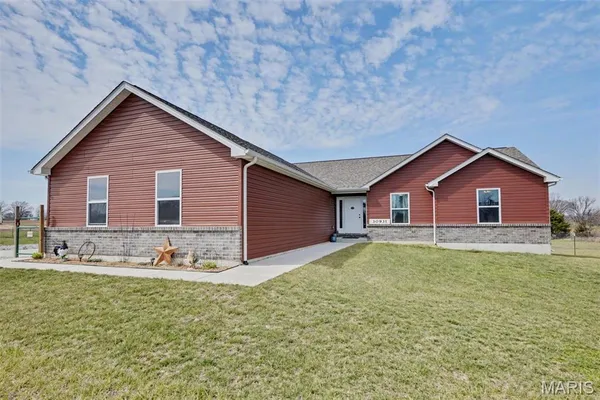 $498,000 | 30931 Bonnie Bell Drive, Warrenton, MO 63383