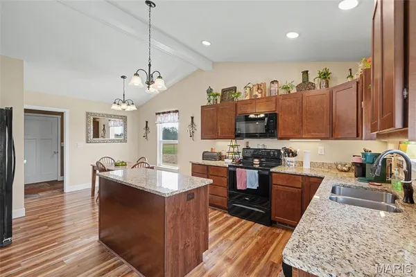 $498,000 | 30931 Bonnie Bell Drive, Warrenton, MO 63383